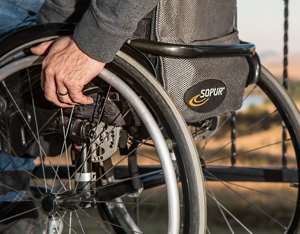 Viele Patienten mit Multipler Sklerose können irgendwann nicht mehr gehen. Foto: Pixabay